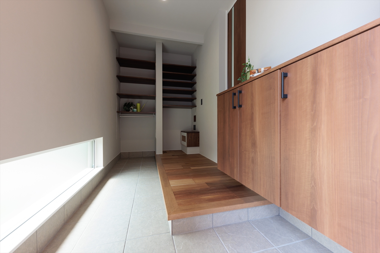 1.5階建て×ヴィンテージ 小上がりと回遊動線で、家族がつながる家｜福井県福井市注文住宅
