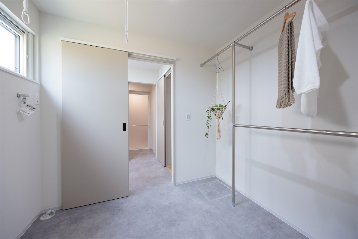 家族のつながりと個の時間のバランスがある、平屋プラスの家｜福井県坂井市注文住宅