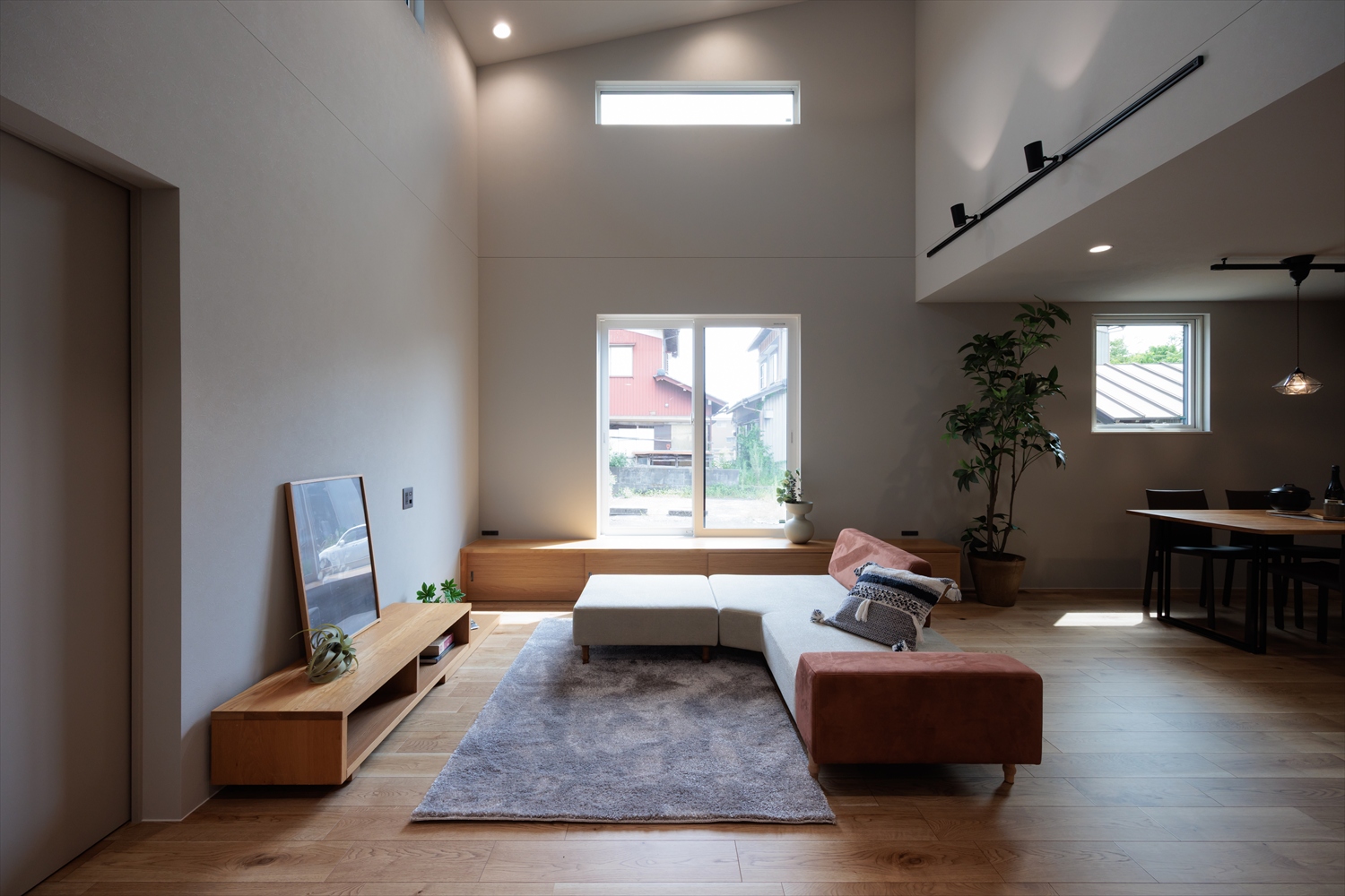 家族のつながりと個の時間のバランスがある、平屋プラスの家｜福井県坂井市注文住宅