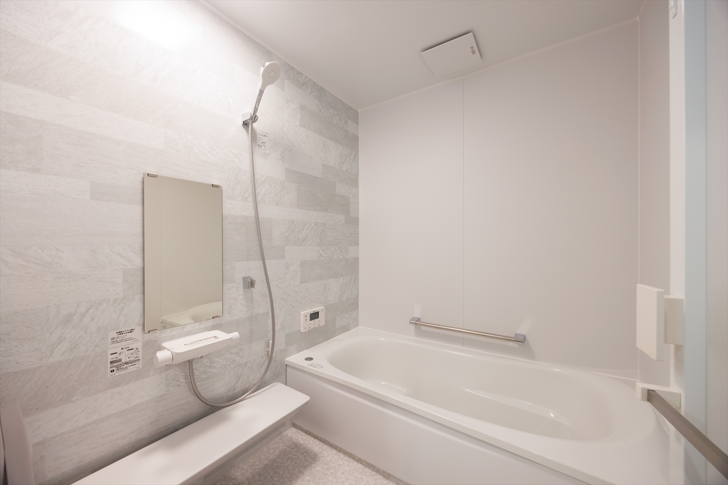 勾配天井と大窓で、開放感たっぷりの平屋の住まい｜福井県福井市注文住宅