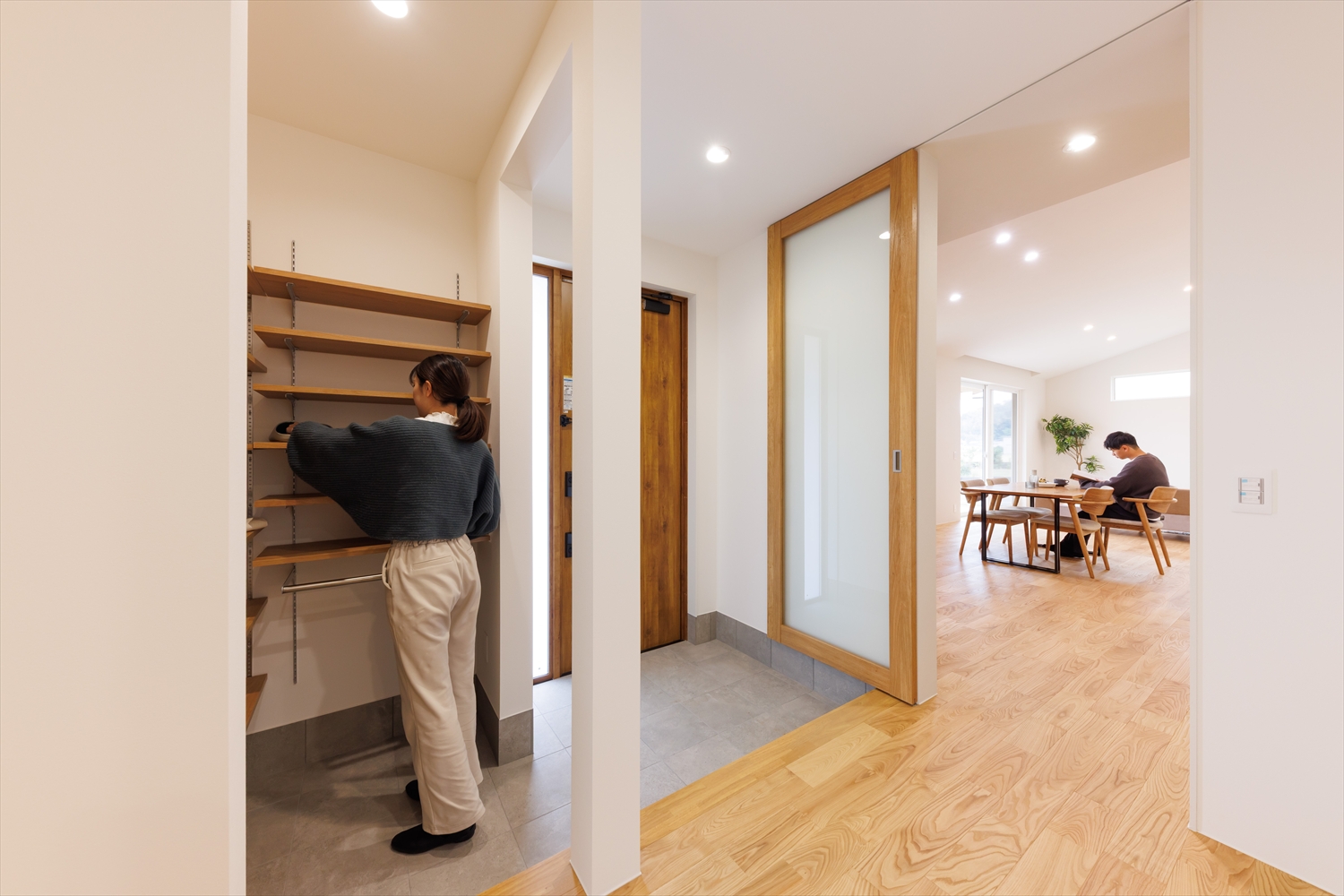 勾配天井と大窓で、開放感たっぷりの平屋の住まい｜福井県福井市注文住宅