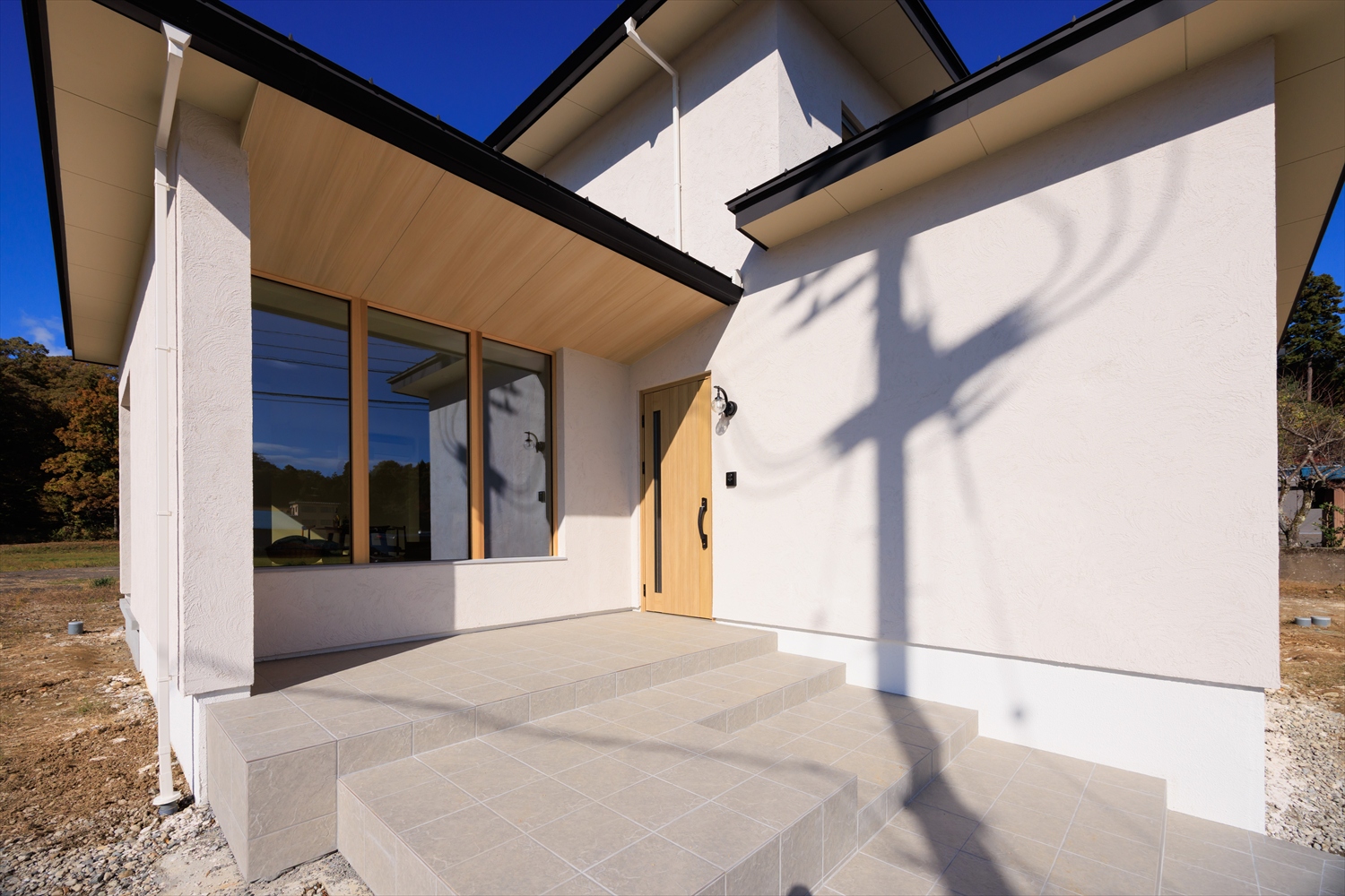 家族が集まる“陽だまりの小上がり”がある住まい｜福井県坂井市注文住宅