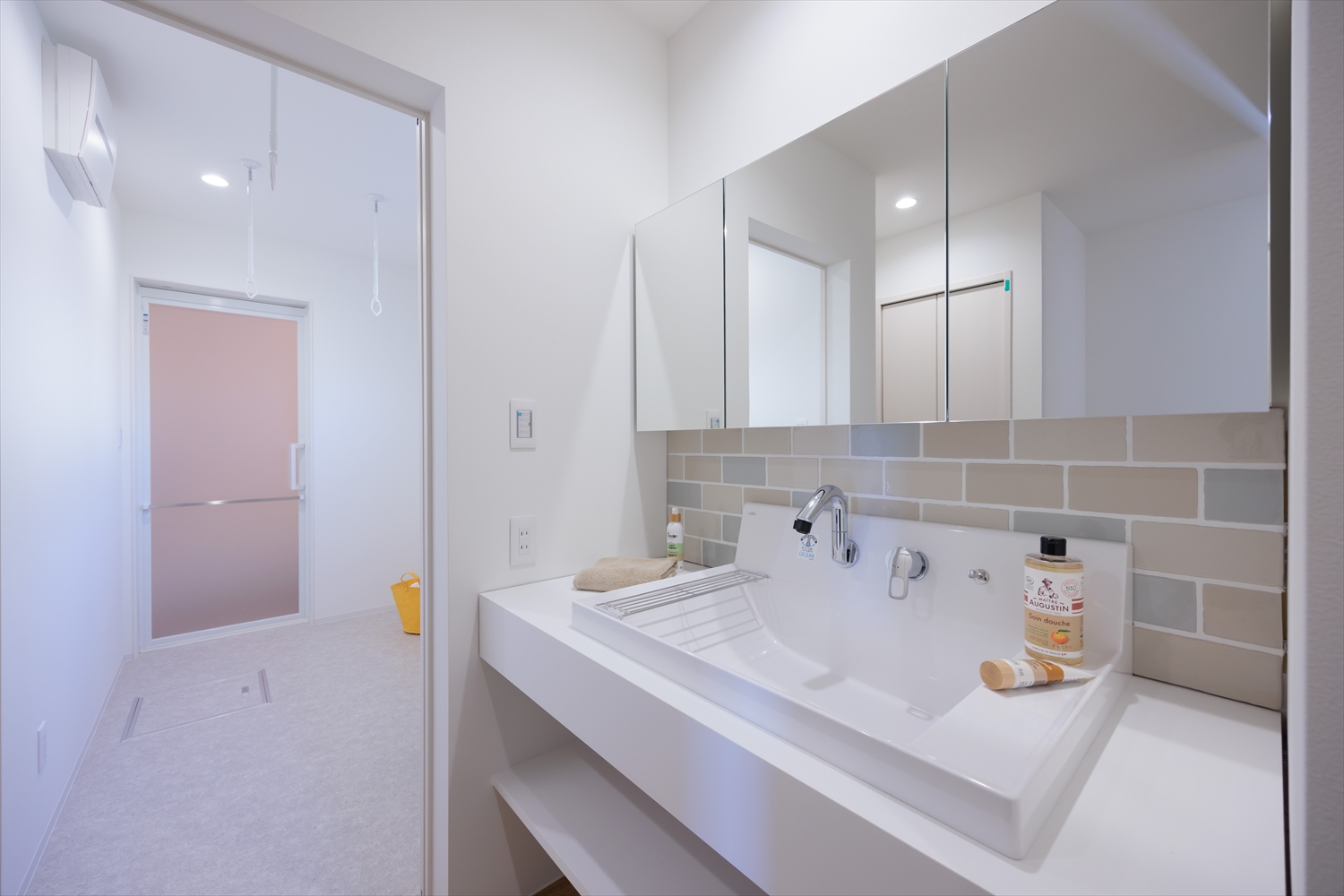 家族が集まる“陽だまりの小上がり”がある住まい｜福井県坂井市注文住宅