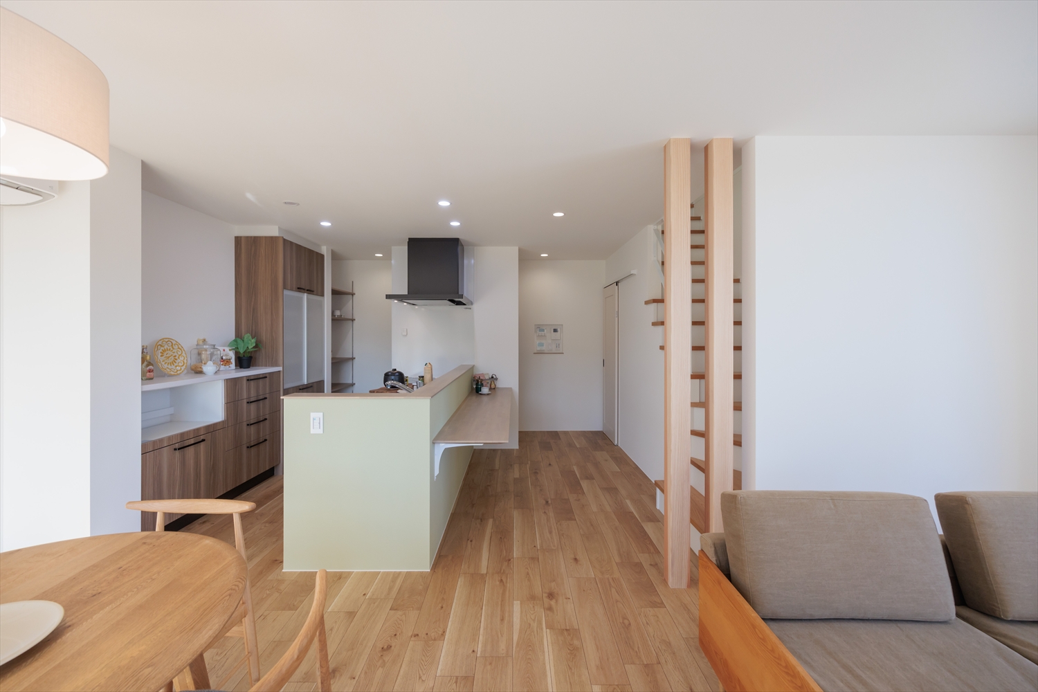 家族が集まる“陽だまりの小上がり”がある住まい｜福井県坂井市注文住宅