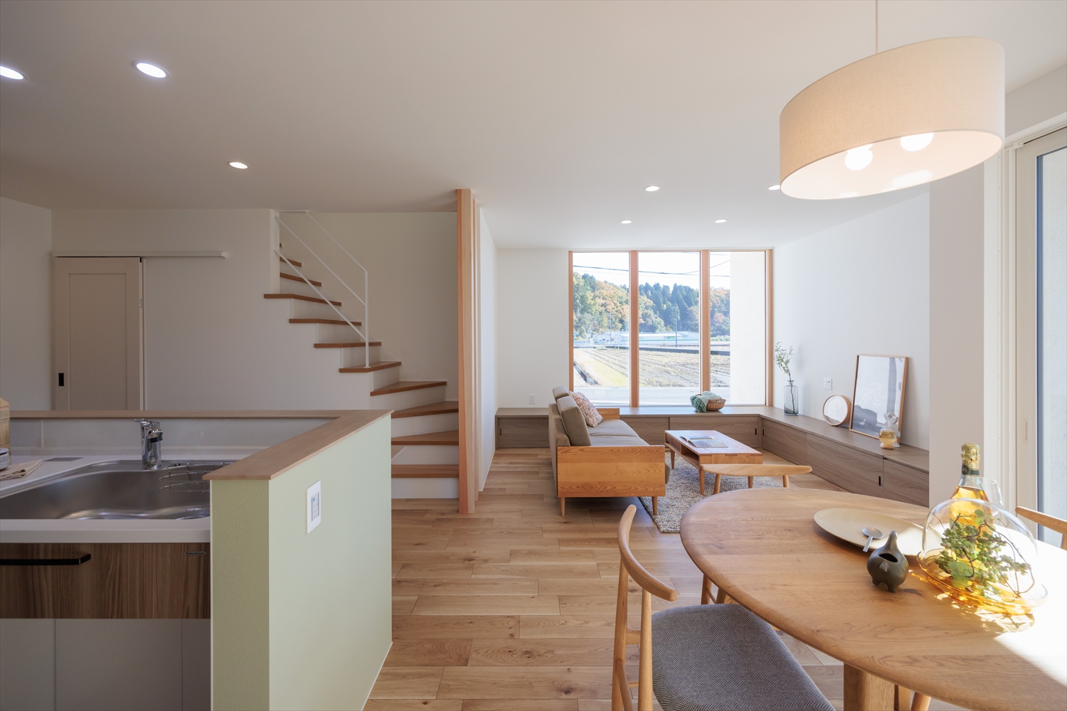 家族が集まる“陽だまりの小上がり”がある住まい｜福井県坂井市注文住宅