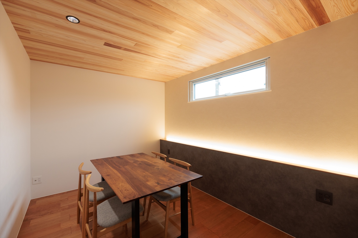 平屋ガレージハウス　プライバシーと開放感を両立する間取り設計｜福井県鯖江市注文住宅