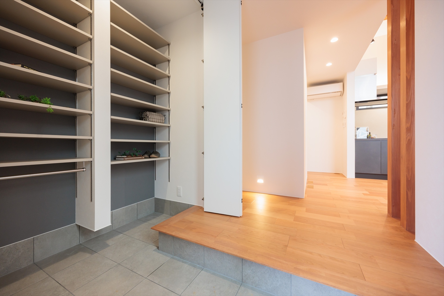 平屋ガレージハウス　プライバシーと開放感を両立する間取り設計｜福井県鯖江市注文住宅