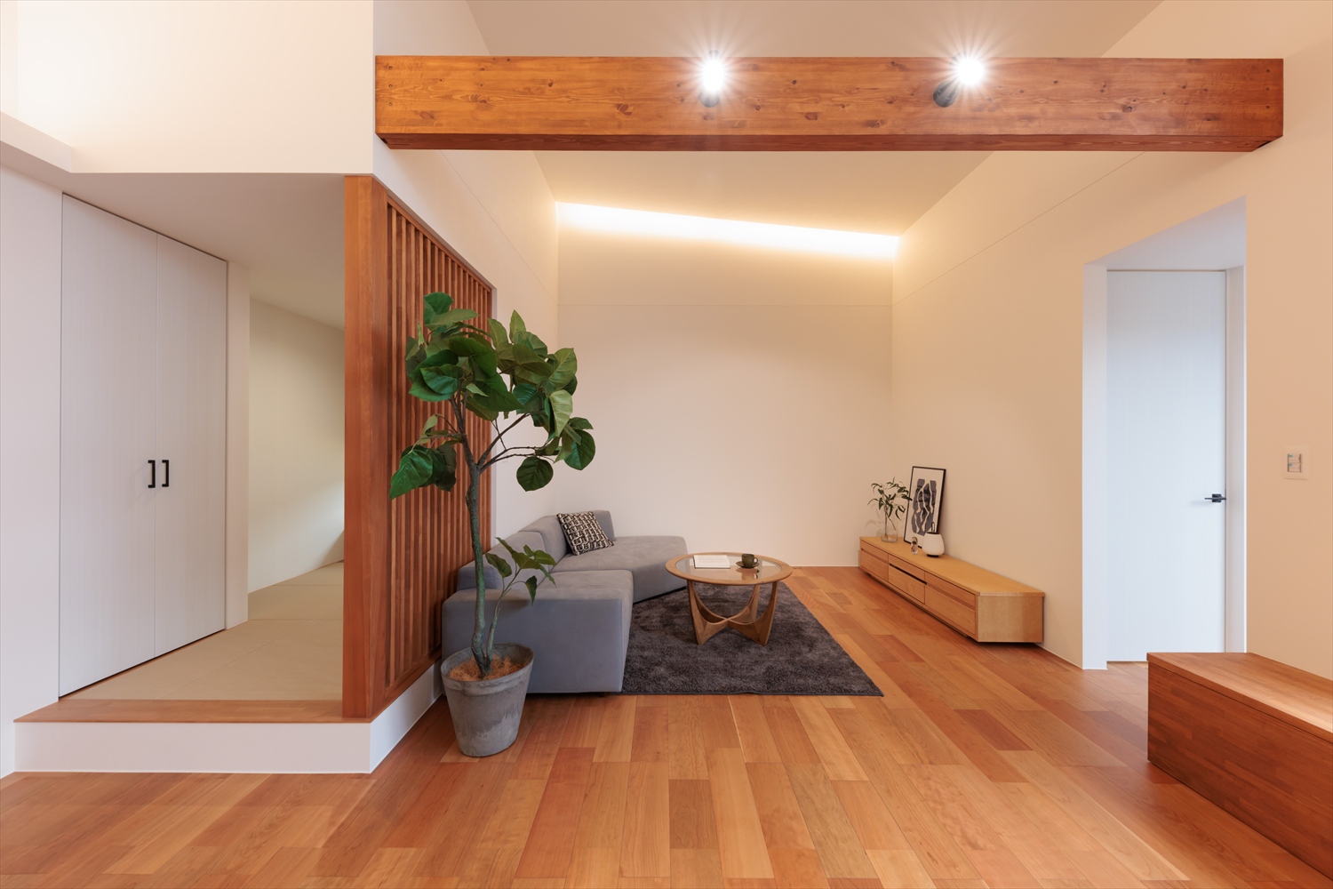 平屋ガレージハウス　プライバシーと開放感を両立する間取り設計｜福井県鯖江市注文住宅