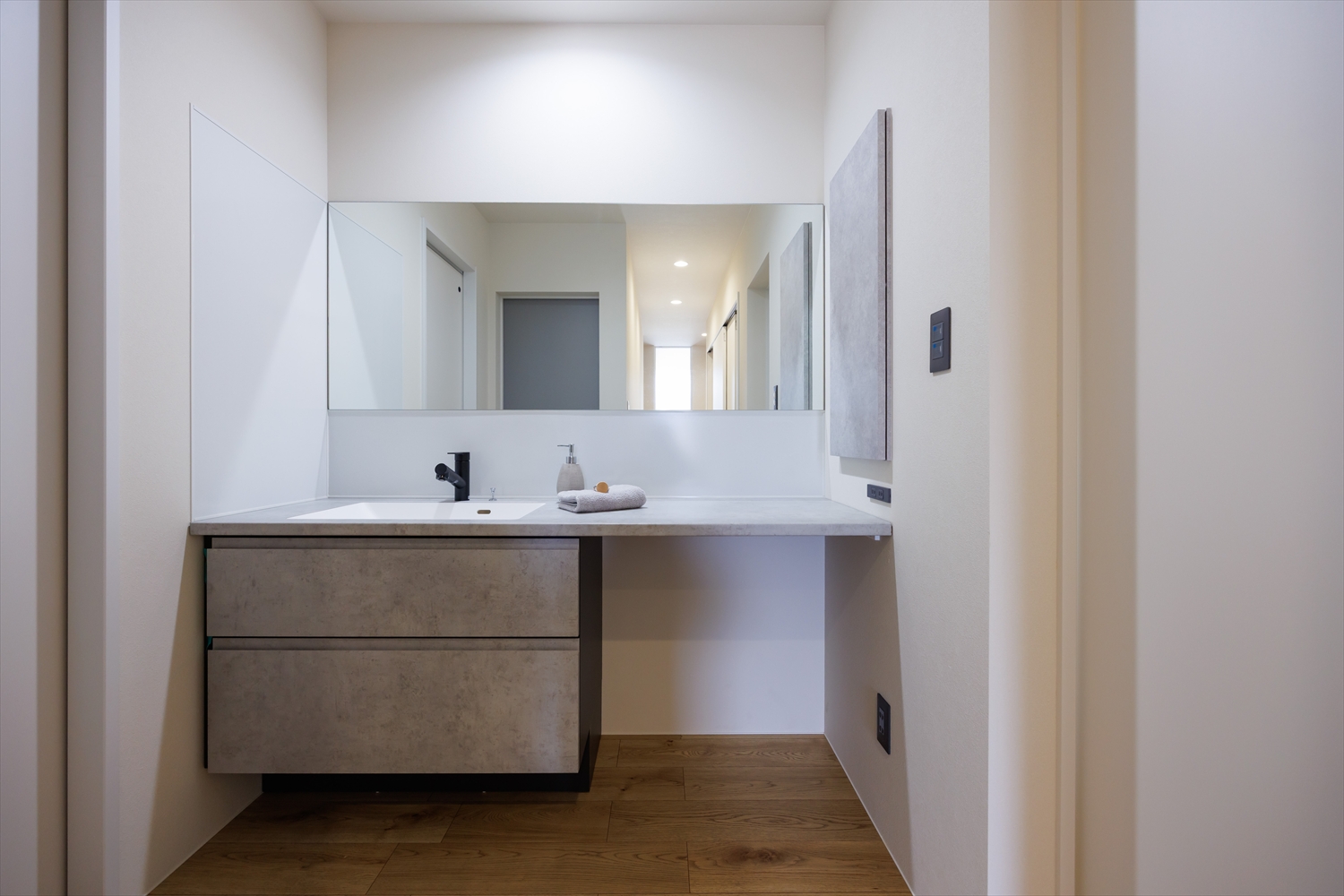 日々を整える、 穏やかなジャパンディの住まい。｜福井県勝山市注文住宅