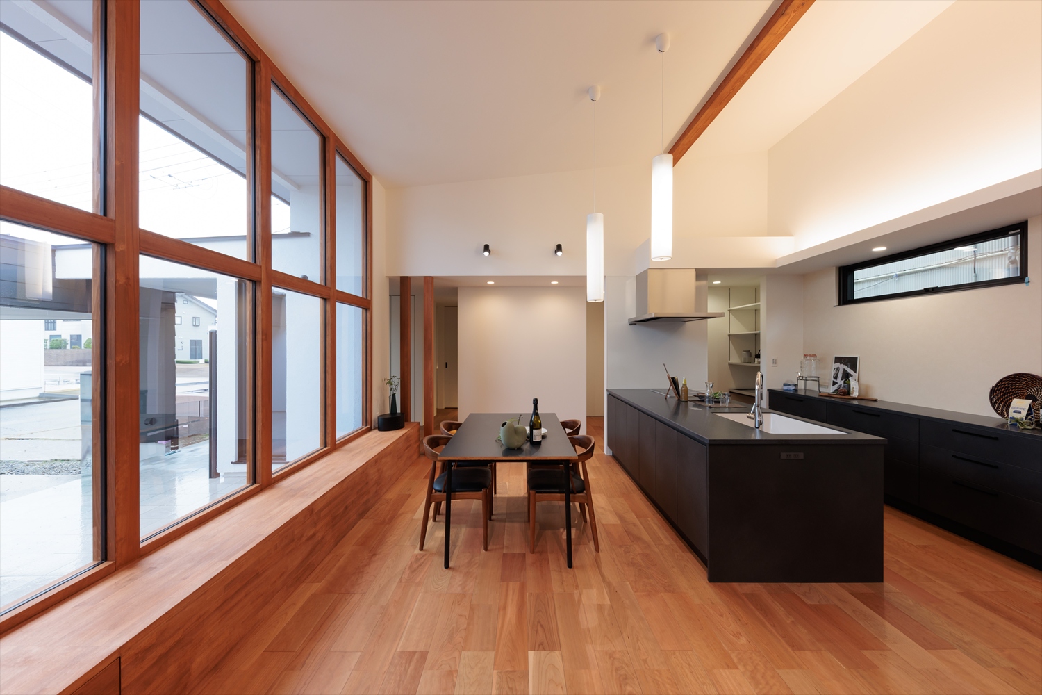 平屋ガレージハウス　プライバシーと開放感を両立する間取り設計｜福井県鯖江市注文住宅