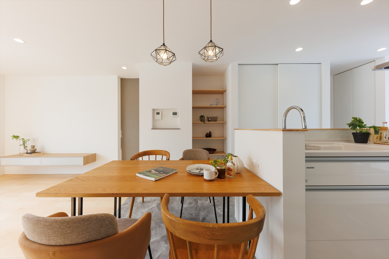 子育て世代が考えた、一歩入れば「あたたかさと安心」が違う家｜福井県福井市注文住宅