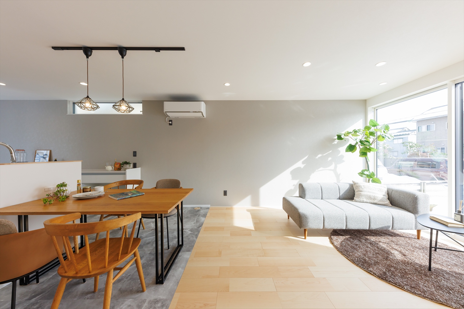 子育て世代が考えた、一歩入れば「あたたかさと安心」が違う家｜福井県福井市注文住宅