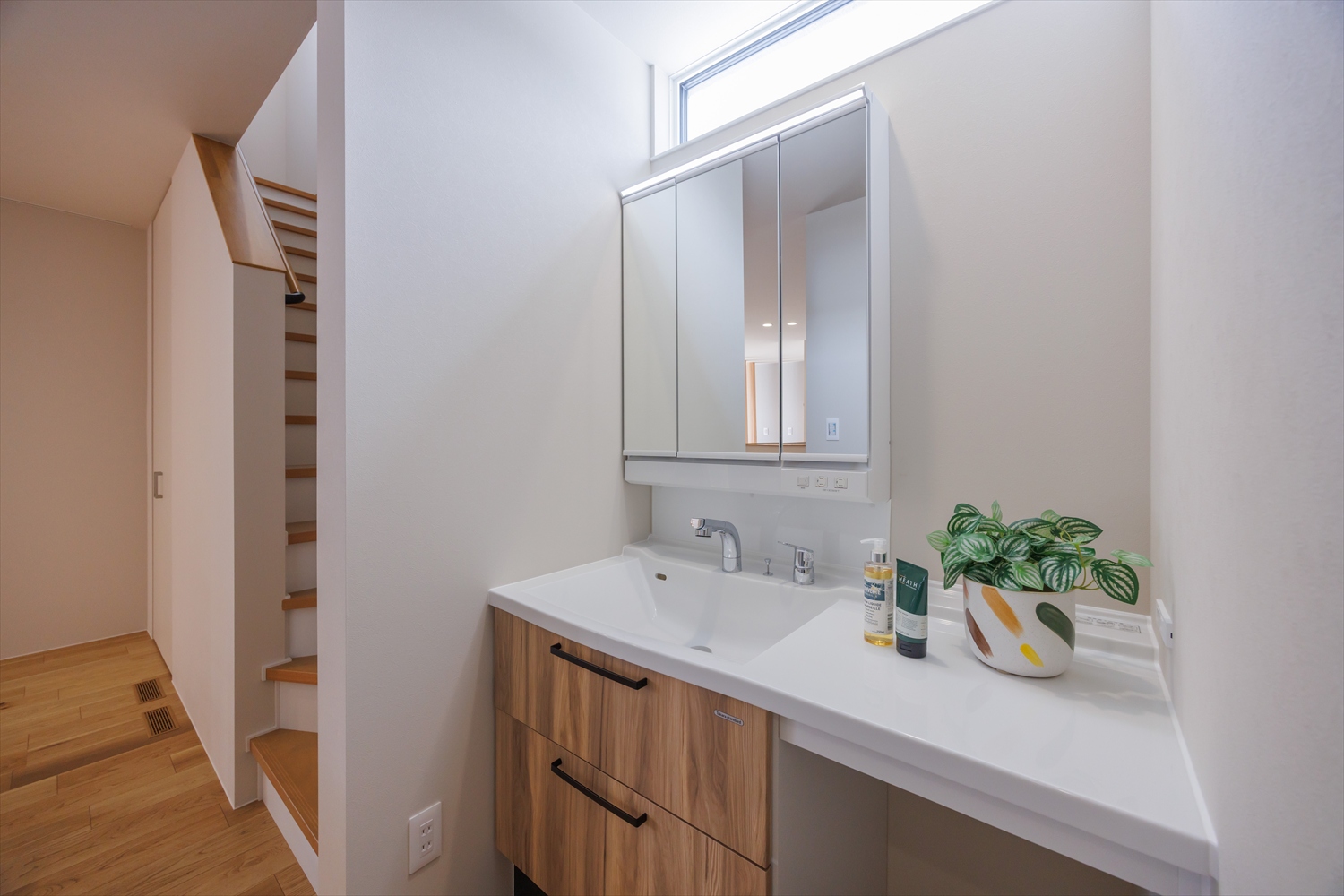 コンパクトでも、伸びやか。光と余白のジャパンディハウス。｜福井県越前市注文住宅