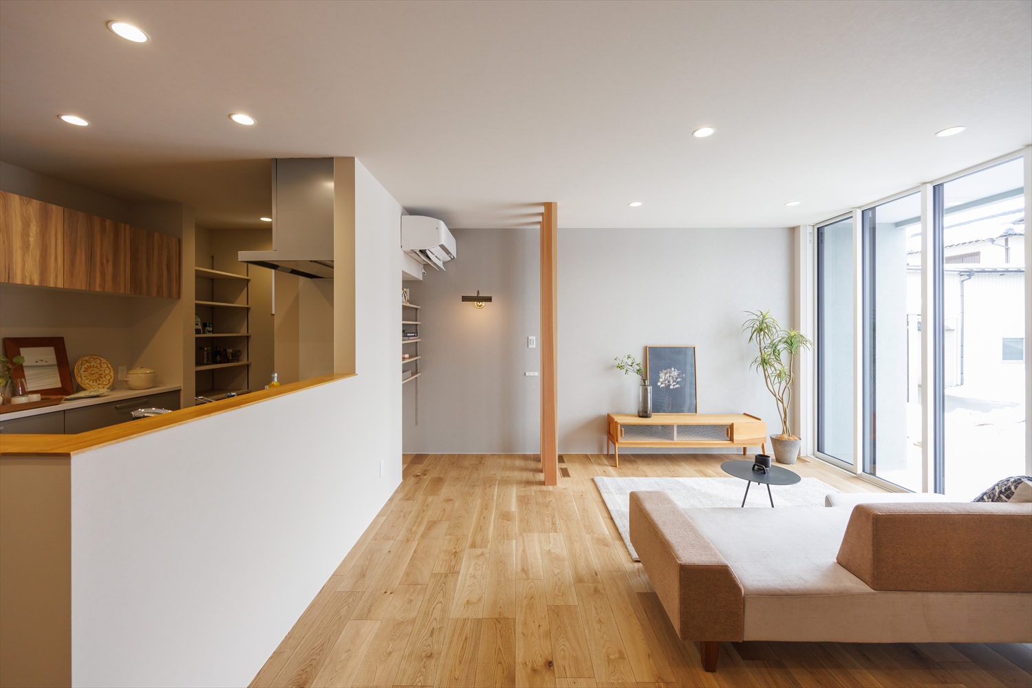 コンパクトでも、伸びやか。光と余白のジャパンディハウス。｜福井県越前市注文住宅