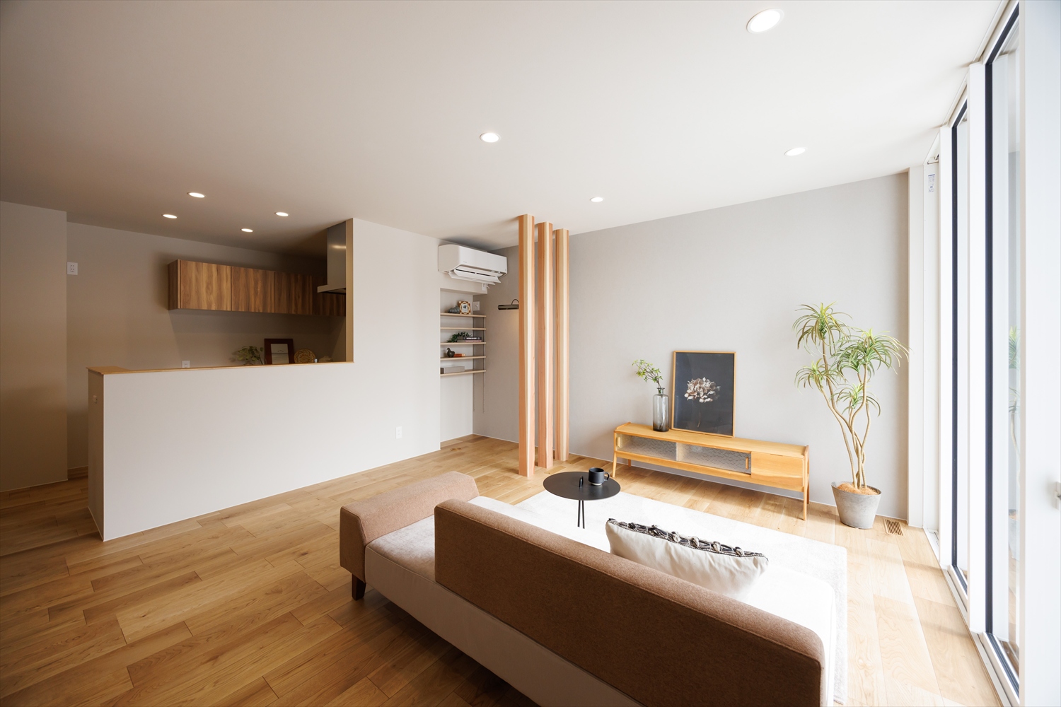 コンパクトでも、伸びやか。光と余白のジャパンディハウス。｜福井県越前市注文住宅