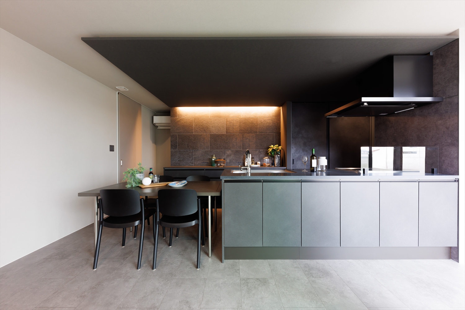 凛と、美しく。ホテルライクな平屋｜福井県福井市注文住宅